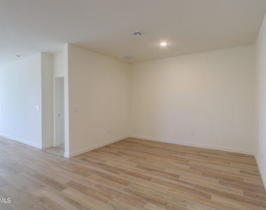 40285 W Chambers Drive - Photo Thumbnail 11