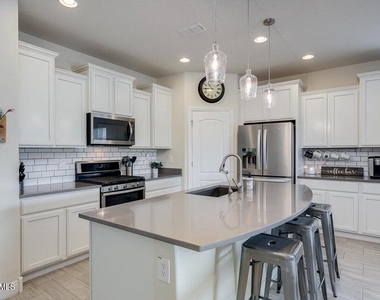 11023 E Tupelo Avenue - Photo Thumbnail 10
