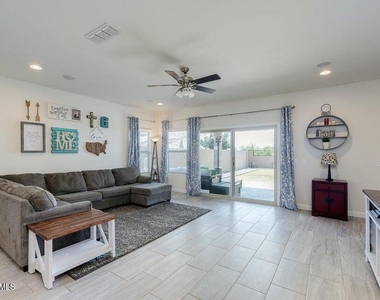 11023 E Tupelo Avenue - Photo Thumbnail 16