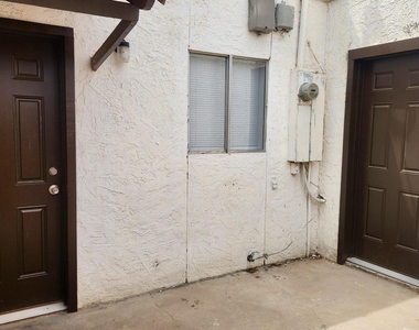 6703 N 27th Avenue - Photo Thumbnail 12