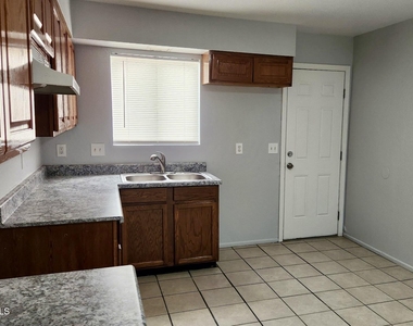 6703 N 27th Avenue - Photo Thumbnail 1