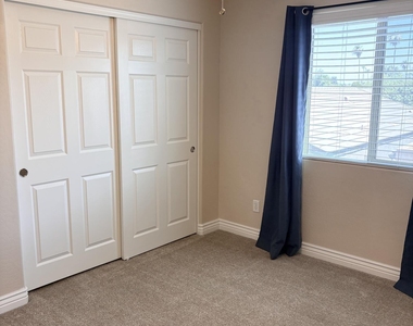 2565 E Southern Avenue - Photo Thumbnail 15