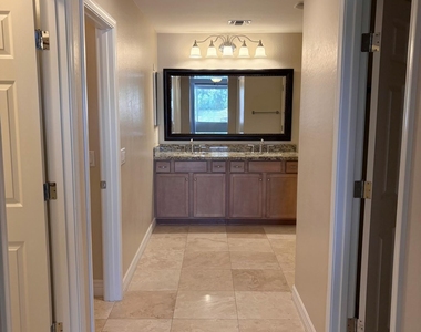 2565 E Southern Avenue - Photo Thumbnail 20
