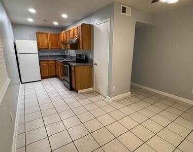 602 E Townley Avenue - Photo Thumbnail 1