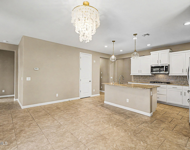 4128 S Greythorne Way - Photo Thumbnail 7