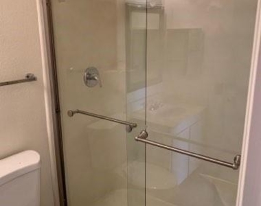 1412 E Redfield Road - Photo Thumbnail 7
