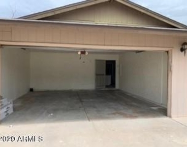 1412 E Redfield Road - Photo Thumbnail 4