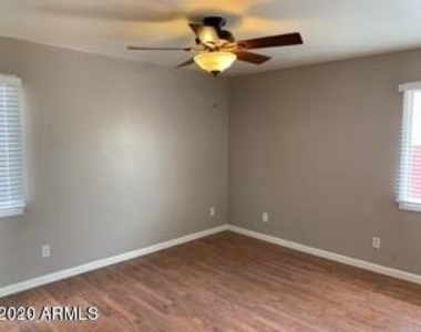 1412 E Redfield Road - Photo Thumbnail 9