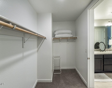 15550 S 5th Avenue - Photo Thumbnail 8