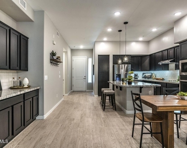 15550 S 5th Avenue - Photo Thumbnail 1