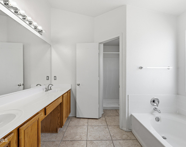 14609 S 47th Place - Photo Thumbnail 11
