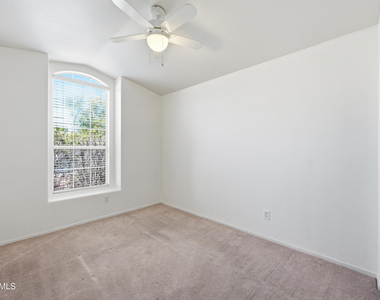 1025 W Jeanine Drive - Photo Thumbnail 18