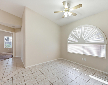 1025 W Jeanine Drive - Photo Thumbnail 10