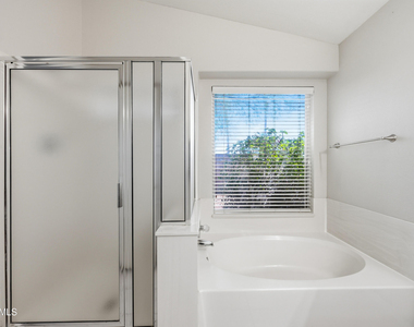 1025 W Jeanine Drive - Photo Thumbnail 16