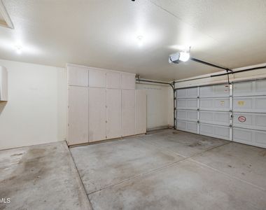 1025 W Jeanine Drive - Photo Thumbnail 20
