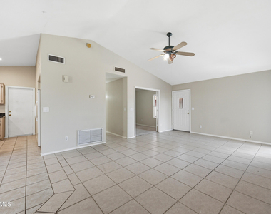 1025 W Jeanine Drive - Photo Thumbnail 3