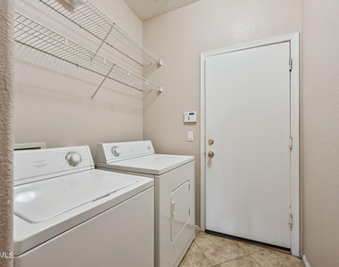 1525 W Saint Kateri Drive - Photo Thumbnail 20