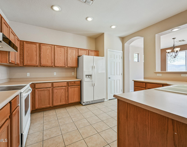 1525 W Saint Kateri Drive - Photo Thumbnail 10
