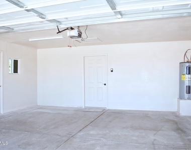 9321 W Hillcrest Place - Photo Thumbnail 11