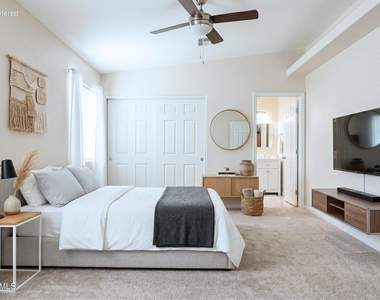 9321 W Hillcrest Place - Photo Thumbnail 6