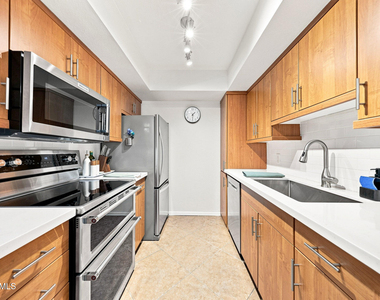 7350 N Via Paseo Del Sur -- - Photo Thumbnail 11