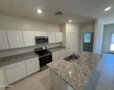 2073 E Driftwood Drive - Photo Thumbnail 1