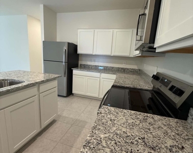 2073 E Driftwood Drive - Photo Thumbnail 2