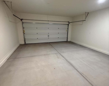 2073 E Driftwood Drive - Photo Thumbnail 5