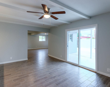 1654 N Queensbury -- - Photo Thumbnail 2