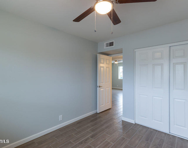 1654 N Queensbury -- - Photo Thumbnail 6