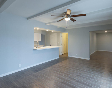 1654 N Queensbury -- - Photo Thumbnail 5