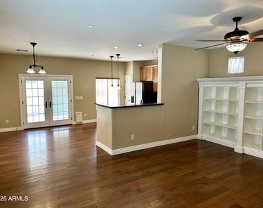 2691 E Le Grand Loop - Photo Thumbnail 3