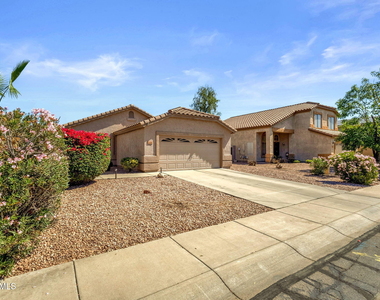 1216 W Pinon Avenue - Photo Thumbnail 4