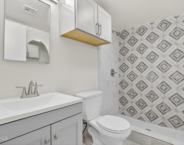 2925 N 38th Street - Photo Thumbnail 14
