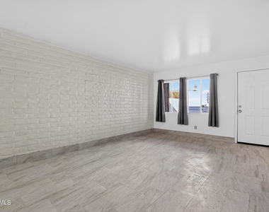2925 N 38th Street - Photo Thumbnail 7