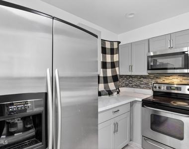 2925 N 38th Street - Photo Thumbnail 3