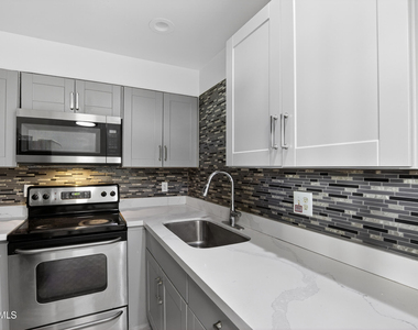 2925 N 38th Street - Photo Thumbnail 5