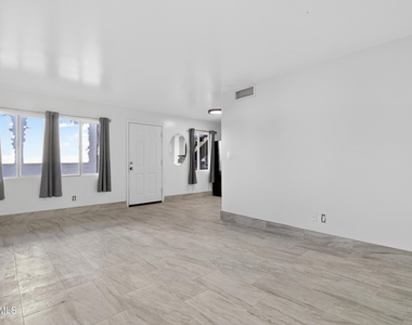 2925 N 38th Street - Photo Thumbnail 6