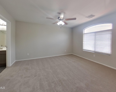 3315 W Fraktur Road - Photo Thumbnail 5
