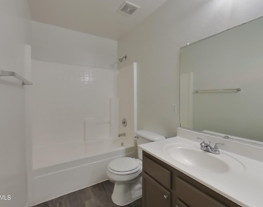 3315 W Fraktur Road - Photo Thumbnail 14