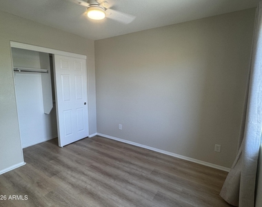 3743 W Keller Drive - Photo Thumbnail 12
