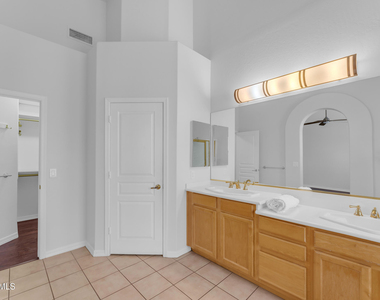 13867 E Paradise Lane - Photo Thumbnail 26