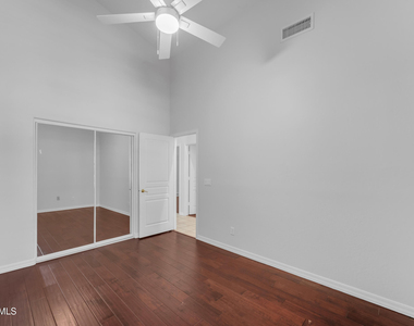 13867 E Paradise Lane - Photo Thumbnail 31