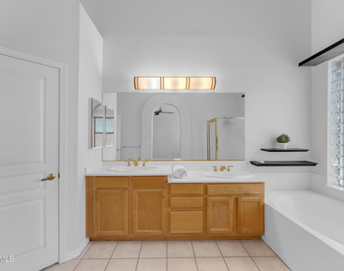 13867 E Paradise Lane - Photo Thumbnail 25
