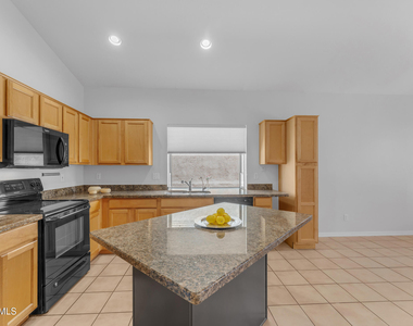 13867 E Paradise Lane - Photo Thumbnail 11