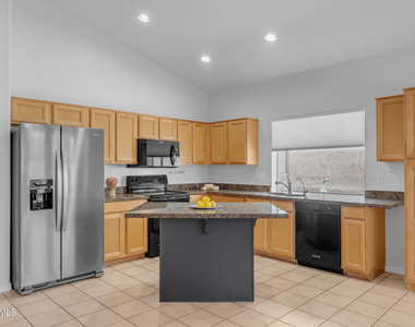 13867 E Paradise Lane - Photo Thumbnail 7