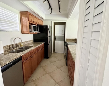 11863 Wimbledon Circle - Photo Thumbnail 8