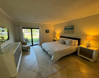 11863 Wimbledon Circle - Photo Thumbnail 11