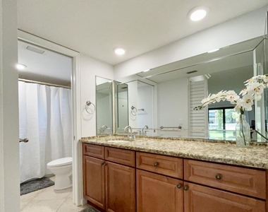 11863 Wimbledon Circle - Photo Thumbnail 12