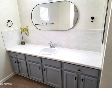 1736 E Frye Road - Photo Thumbnail 14